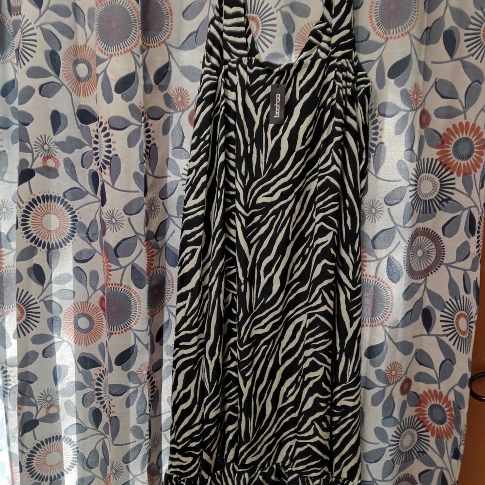Women - Picture 2 of 2